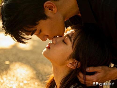 男人和女人亲嘴的视频,男女亲密互动视频揭秘